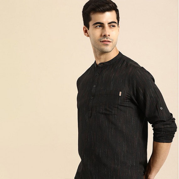 https://wavique.com/vi/products/men-black-woven-design-kurta