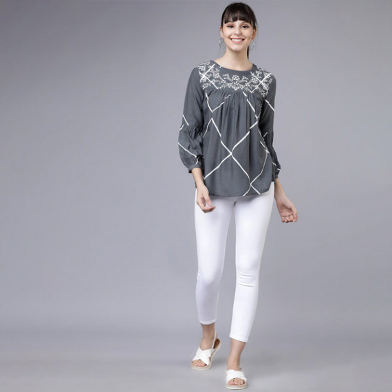 https://wavique.com/products/women-grey-and-white-printed-a-line-top
