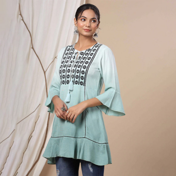 https://wavique.com/products/women-green-tunics