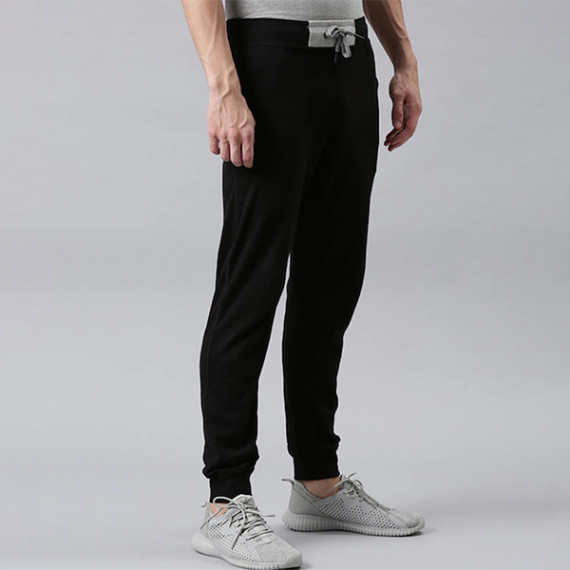 https://wavique.com/products/men-black-solid-organic-cotton-track-pants