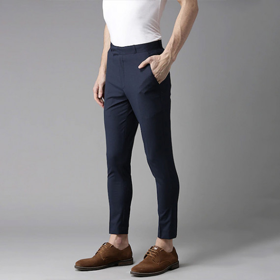 https://wavique.com/vi/products/men-navy-blue-tapered-fit-trousers