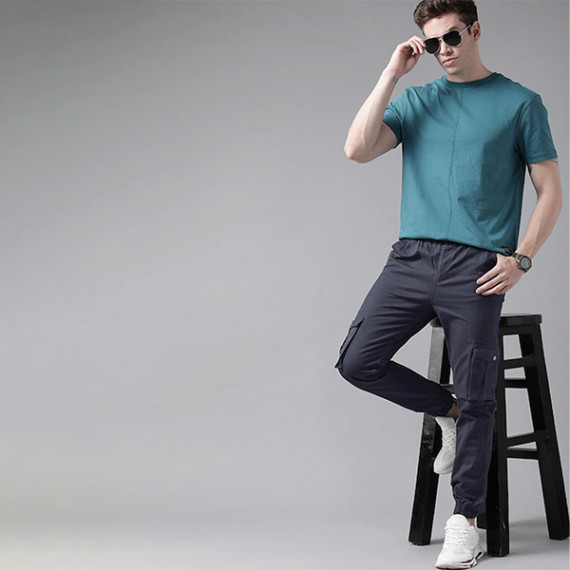 https://wavique.com/vi/products/men-navy-blue-solid-mid-rise-woven-pure-cotten-cargo-trousers