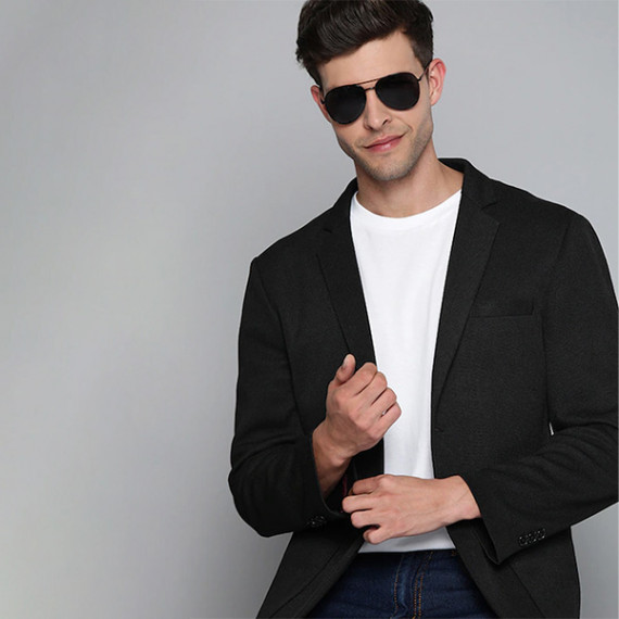 https://wavique.com/products/men-black-textured-regular-fit-single-breasted-blazer