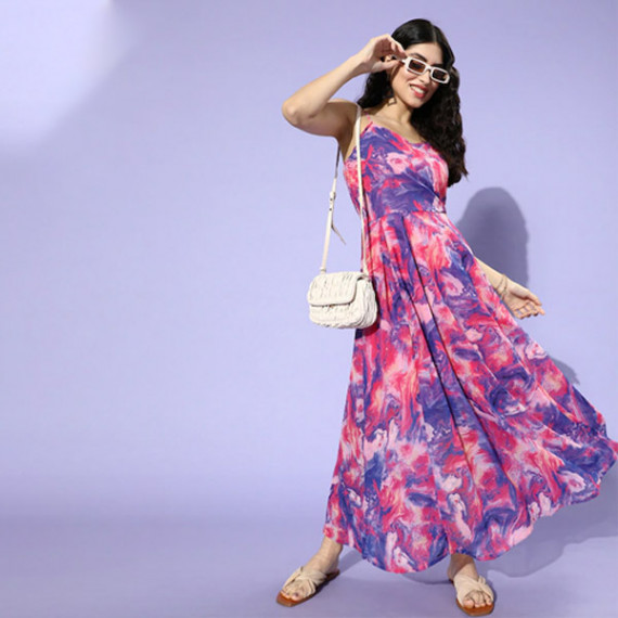 https://wavique.com/vi/products/women-blue-floral-smocked-dress