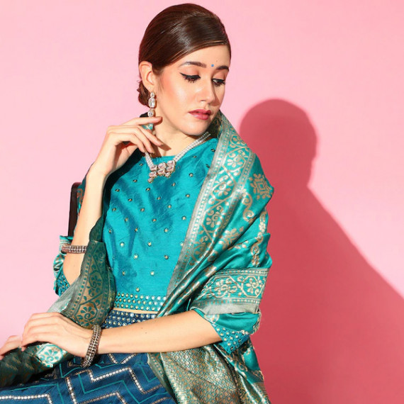 https://wavique.com/vi/products/women-navy-blue-embellished-ready-to-wear-lehenga-blouse-with-dupatta